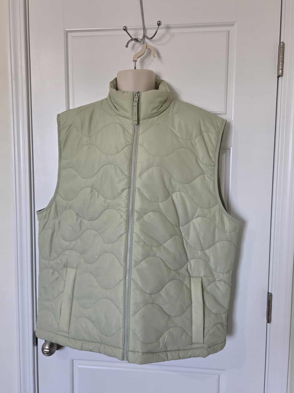 Men's Hollister Onion Quilted Vest Size XXL New Without Tags